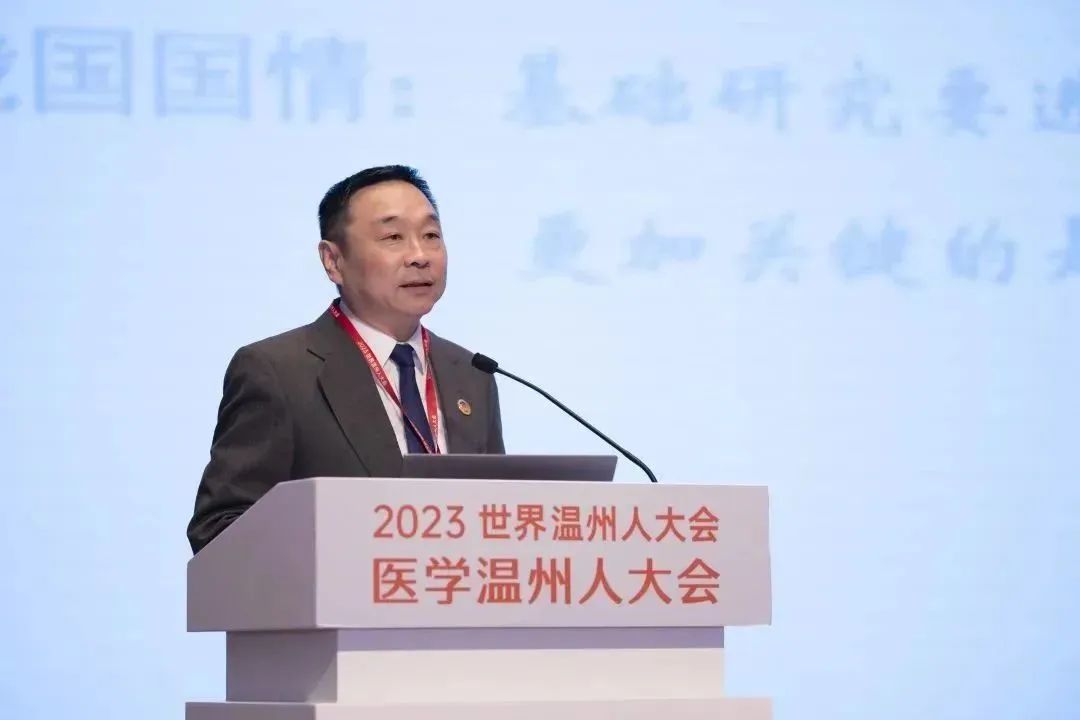 毛一雷.jpg