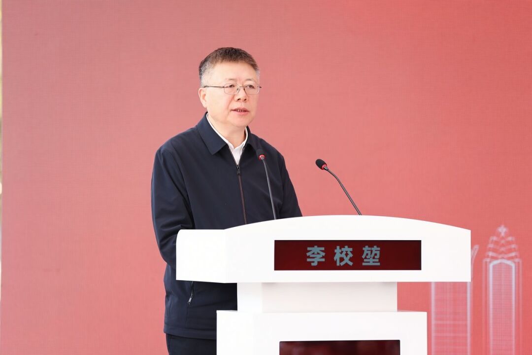 李校.jpg