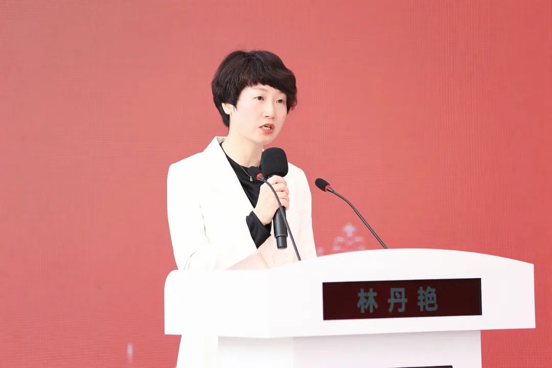 林丹艳.jpg
