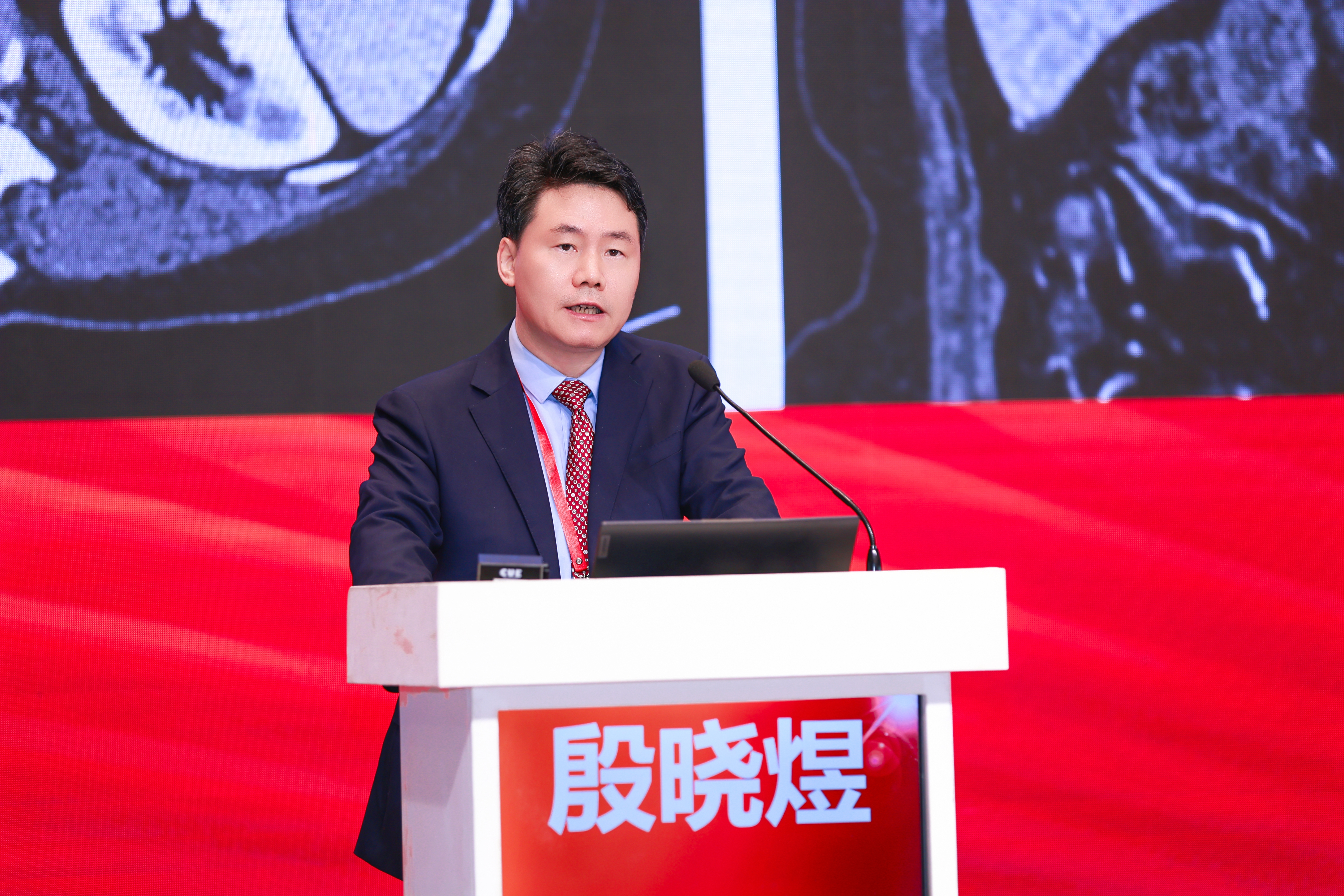 殷晓煜教授授课.jpg