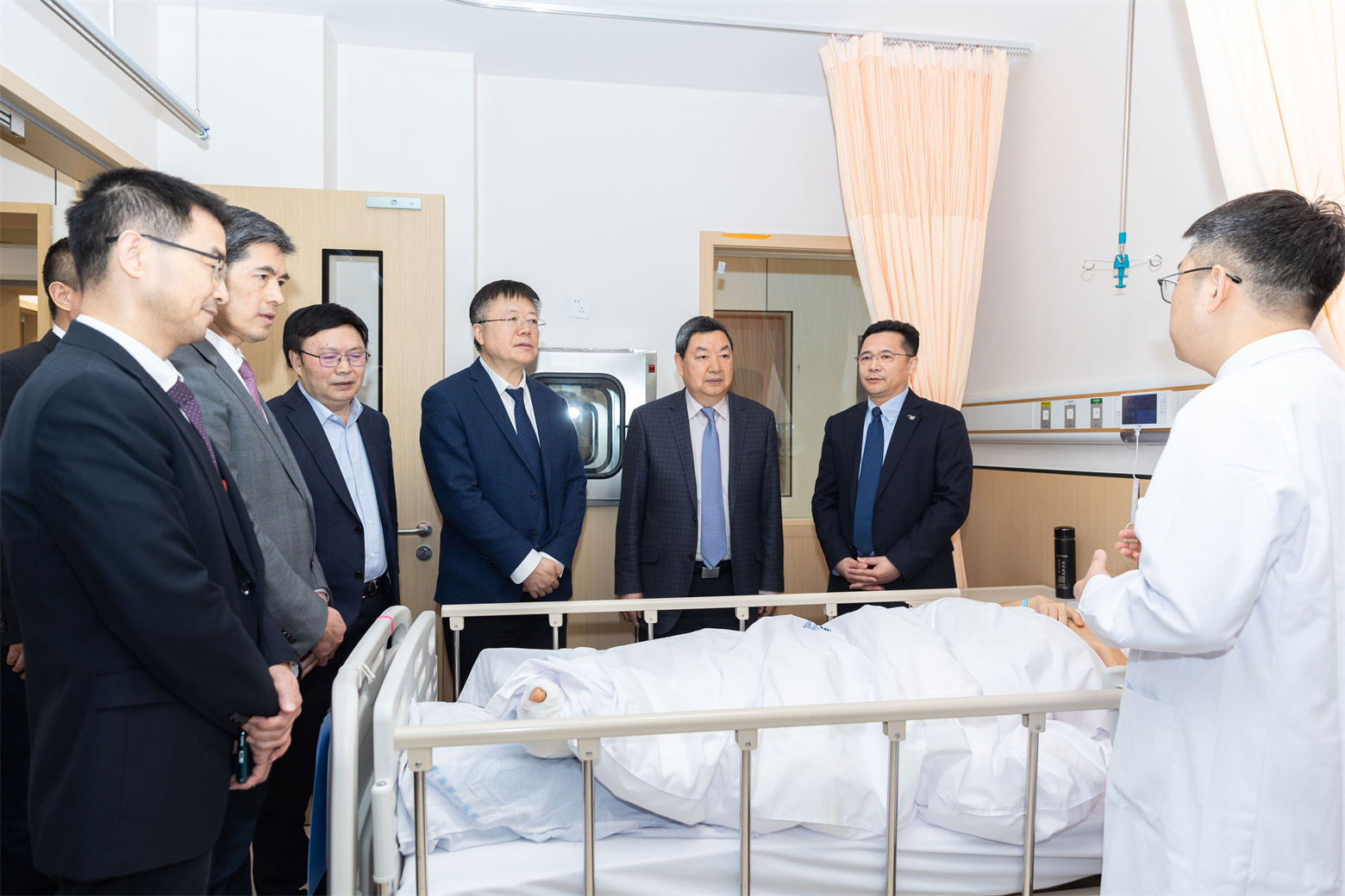 参观3.jpg